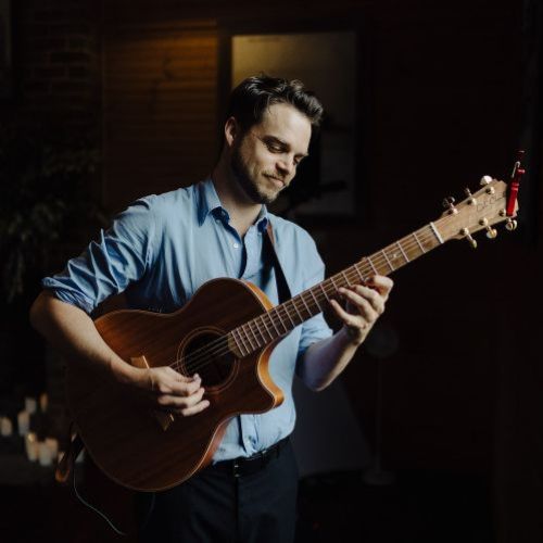 Jake Edgley performing live in Newcastle