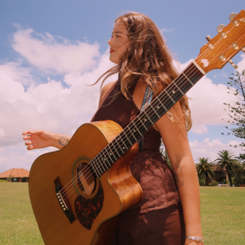 Lili Crane performing live in Newcastle